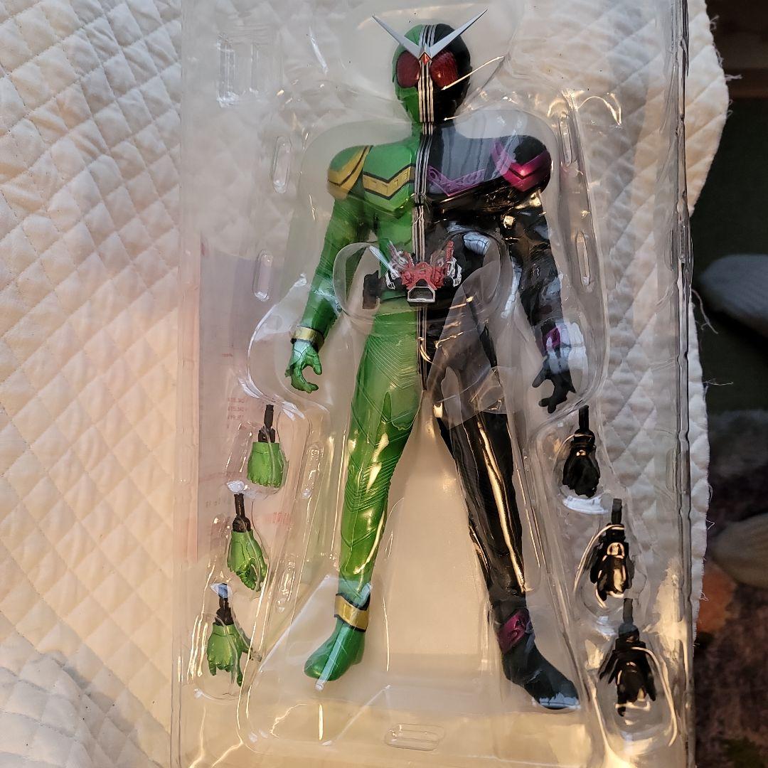 仮面ライダーダブル \"CYCLONEJOKER\" フィギュア　BANDAI