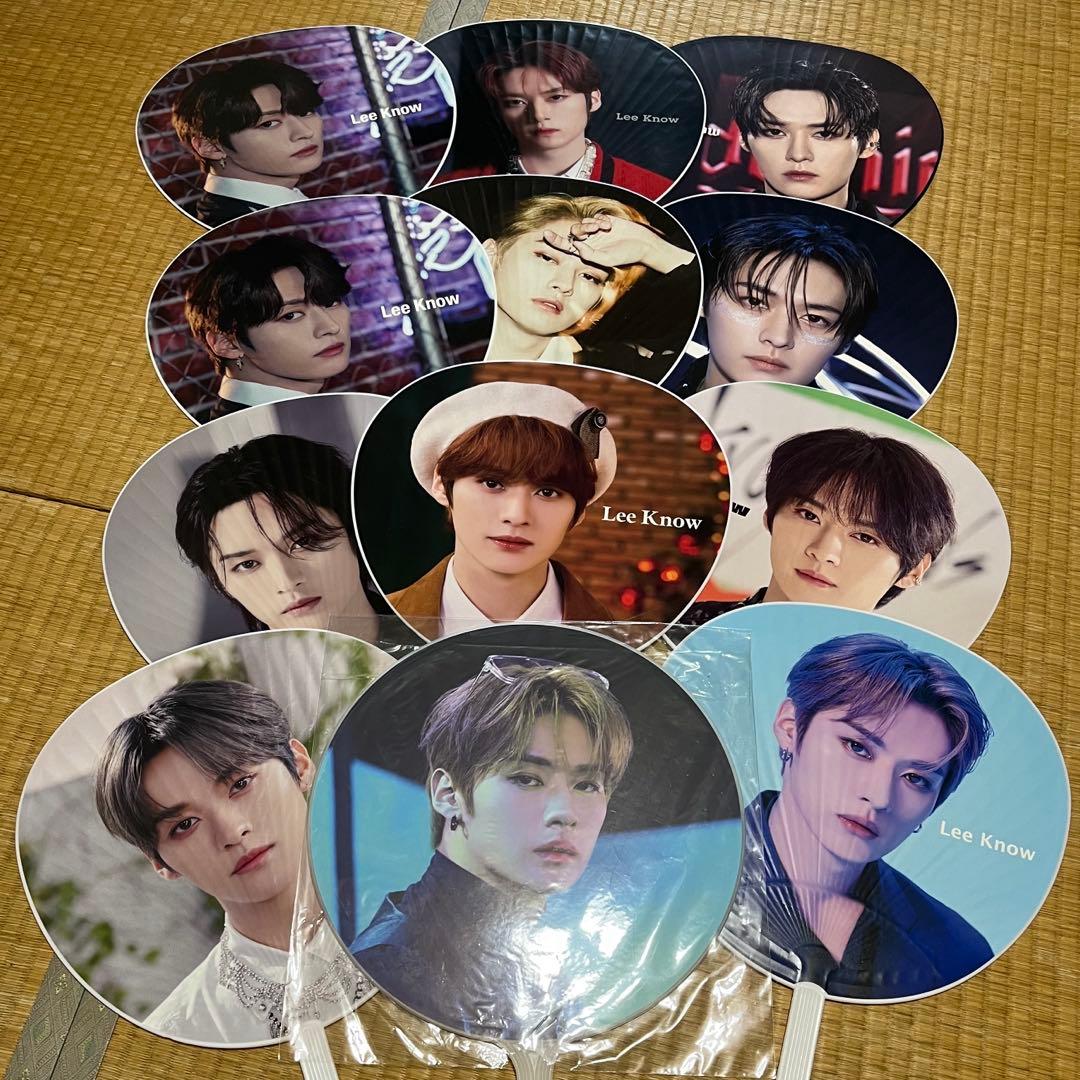 スキズ リノ うちわ 12枚セット - メルカリ