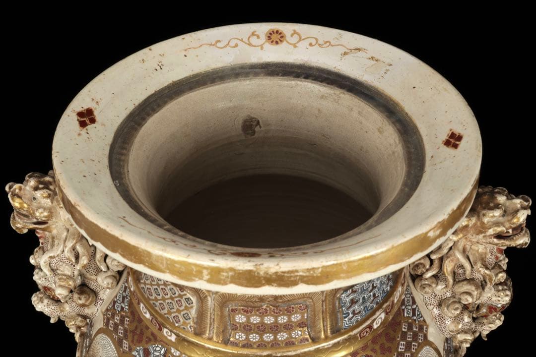 極上薩摩焼】特大金襴手色絵賢人図獅子摘蓋獅 香炉 飾壺 時代