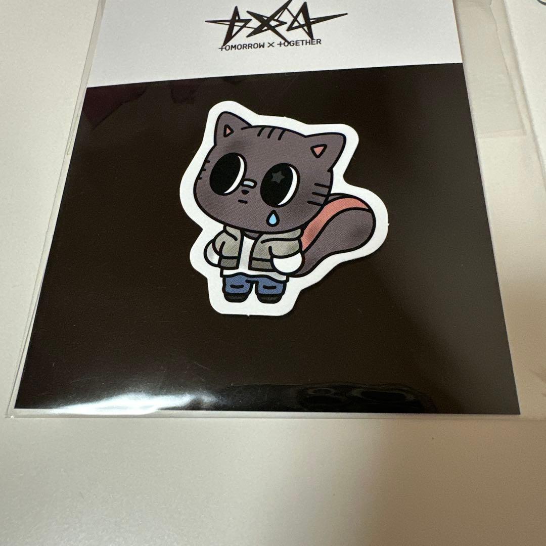 TXT プルバトゥ ダゴニャン ステッカー - メルカリ