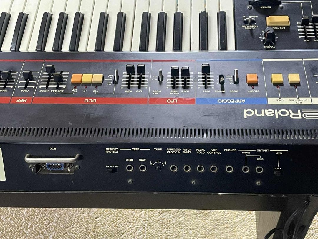 お買い得！整備済みRoland JUNO-60 アナログシンセサイザー
