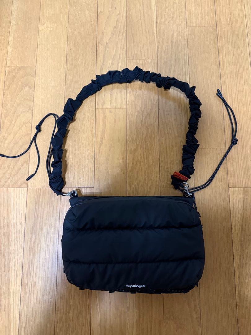 topologie ブラック ショルダーバッグ Topologie（トポロジー） ショルダーバッグ バッグ Flat Sacoche