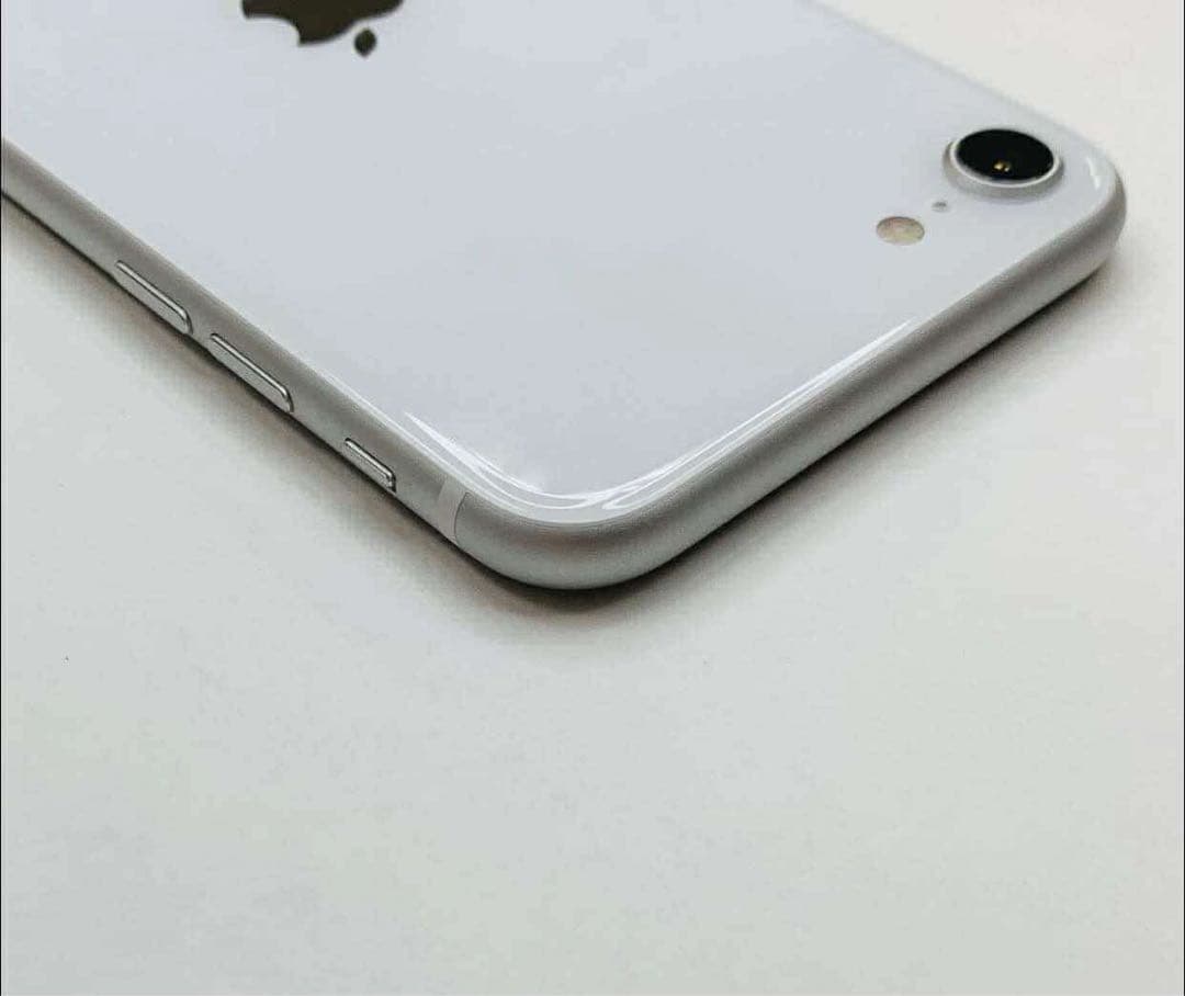 iPhone SE 2 64GB SIMフリー