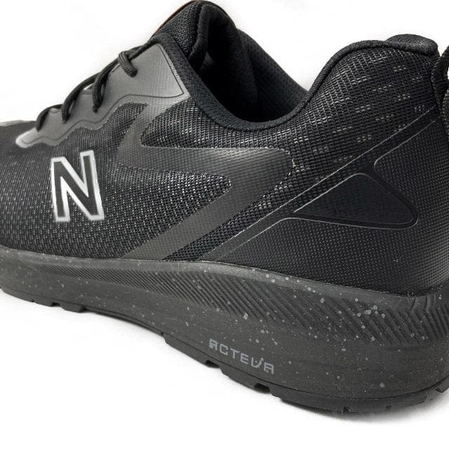 【期間限定価格】ニューバランス 安全靴(27.0cm)黒 オレンジ 190303