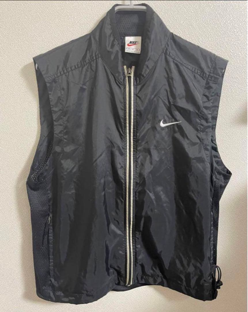 レア】NIKE ナイロンベスト 90s ロゴ刺繍 - メルカリ