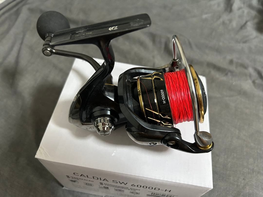 未使用 ダイワ CALDIA SW 6000D-H スピニングリール