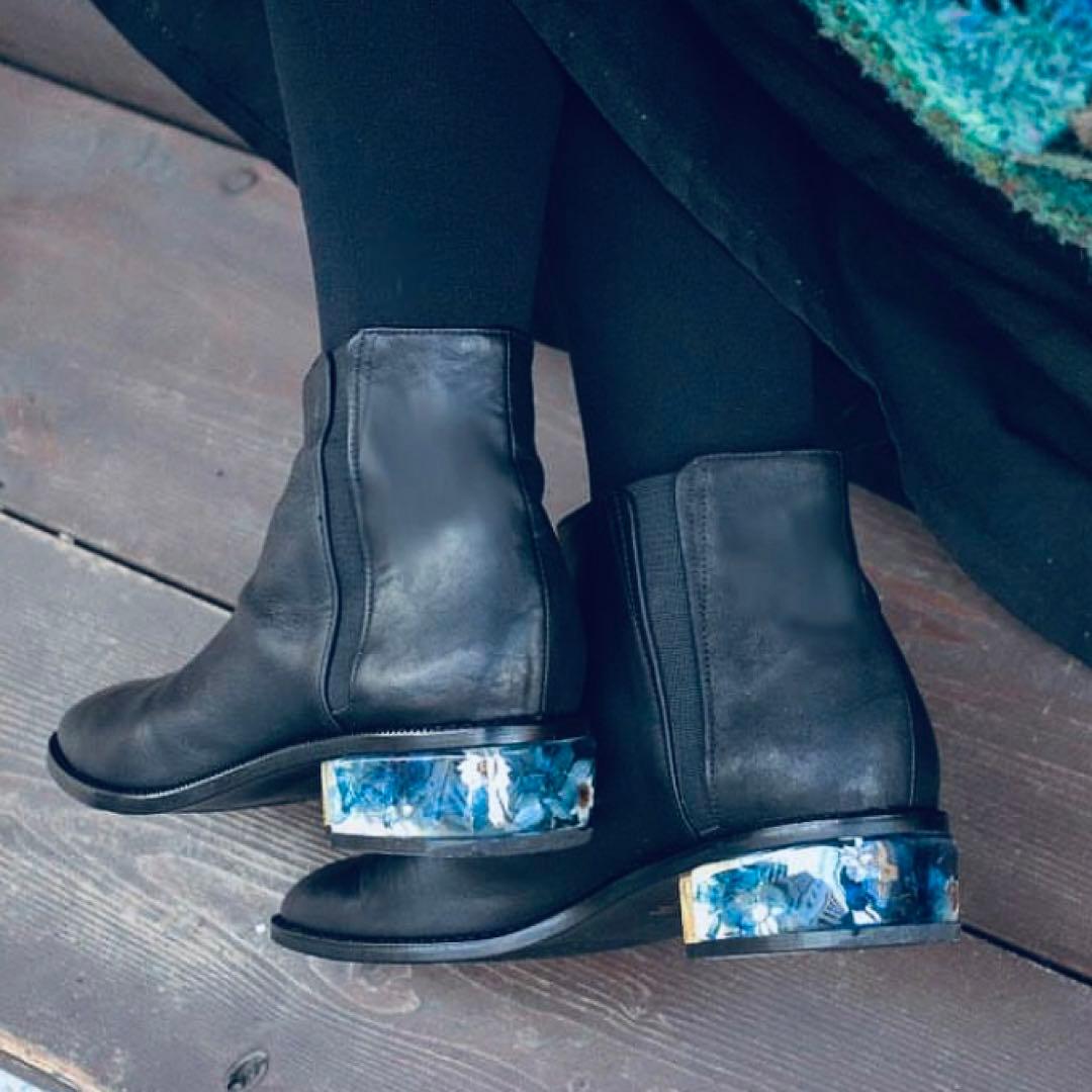 極美品⭐️MABATAKI美雨ショートブーツ《ヒールには本物の青い紫陽花✨》