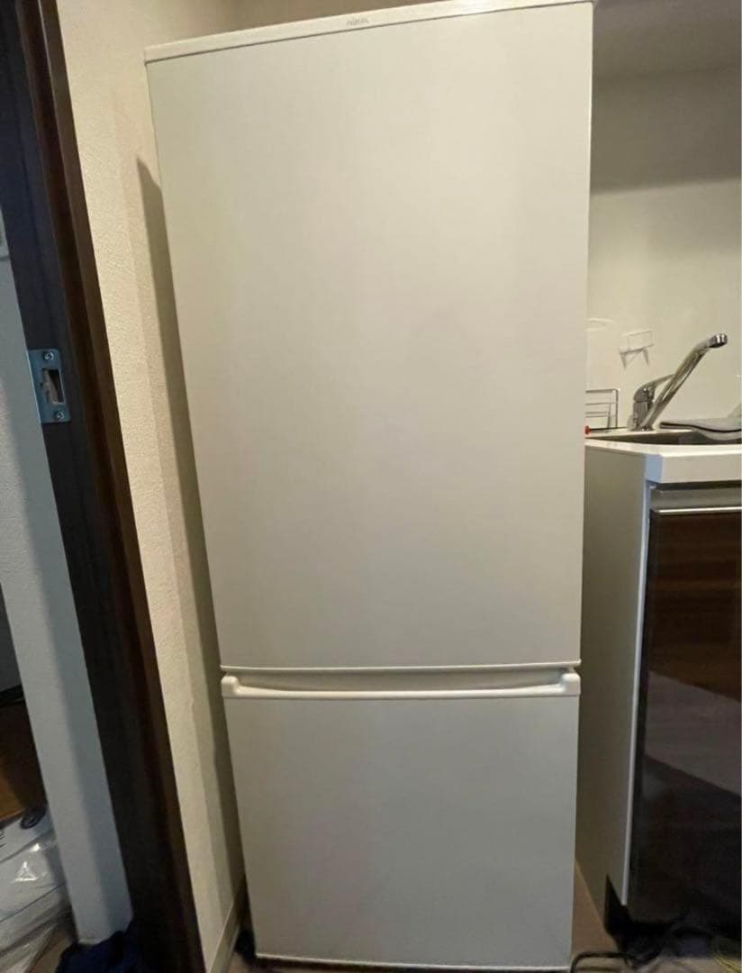 AQUA 冷凍冷蔵庫 AQR-20K 2021年製 201L【たのメル便】 冷蔵庫 ミルク AQR-20K-W [201L /2ドア /右開きタイプ] [冷凍室 58L