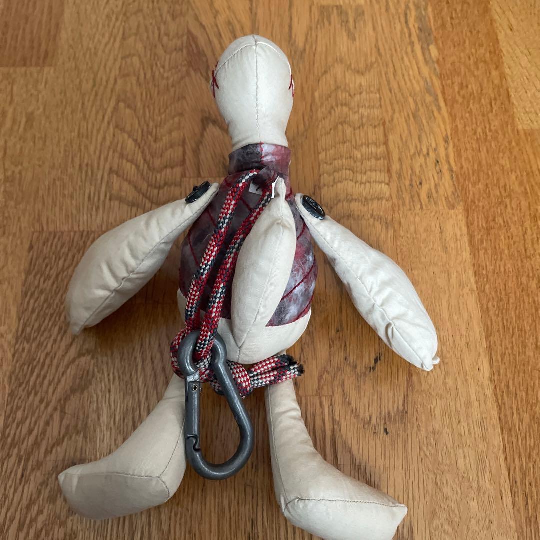 非売品】モンクレール モンダック マスコットキーホルダー - メルカリ