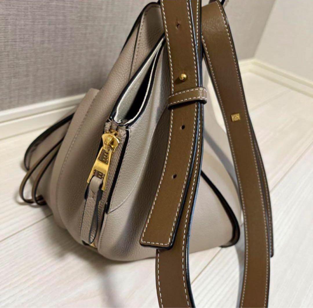 鑑定付・美品】LOEWE ハンモックスモール サンド - メルカリ