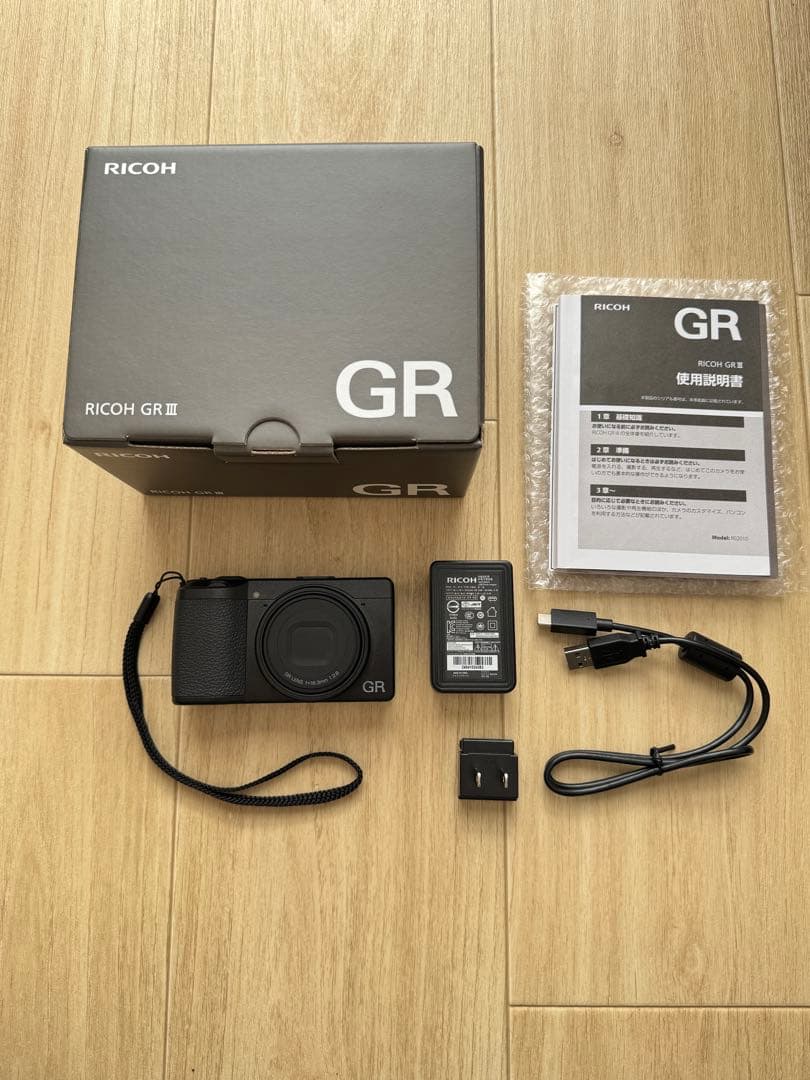 美品　RICOH GR III コンパクトデジタルカメラ ハイエンドコンパクトデジタルカメラ「RICOH GR III Diary Edition」を