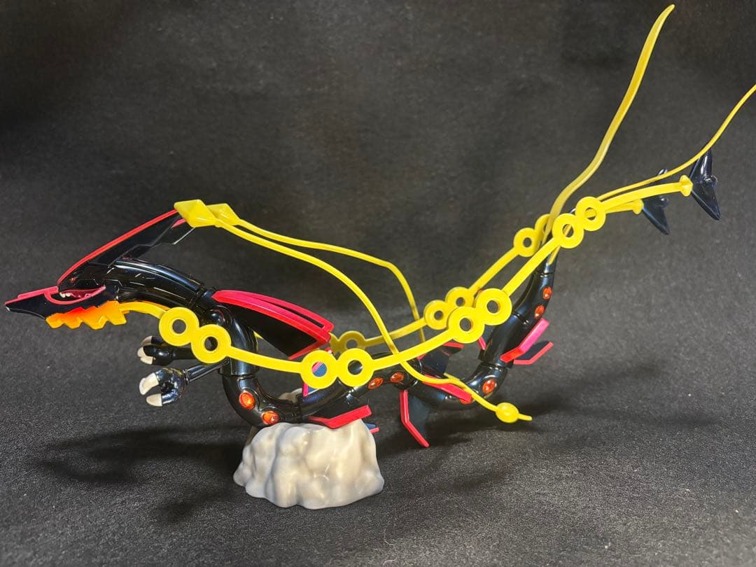 ポケプラ メガレックウザ 色違い 全塗装 完成品 - メルカリ