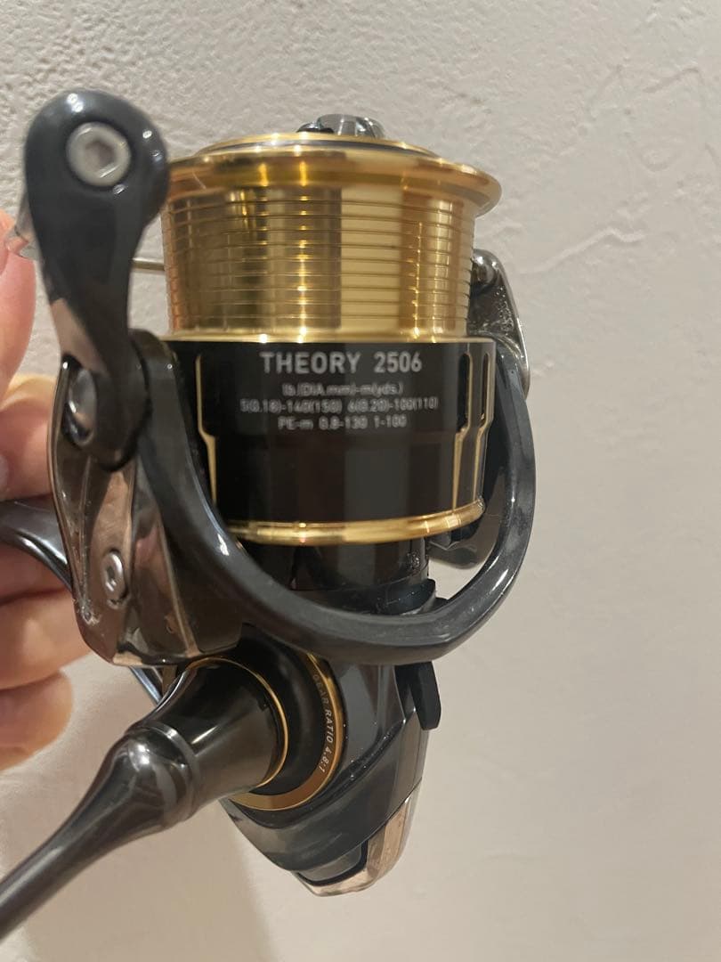 DAIWA THEORY 2506 スピニングリール - メルカリ