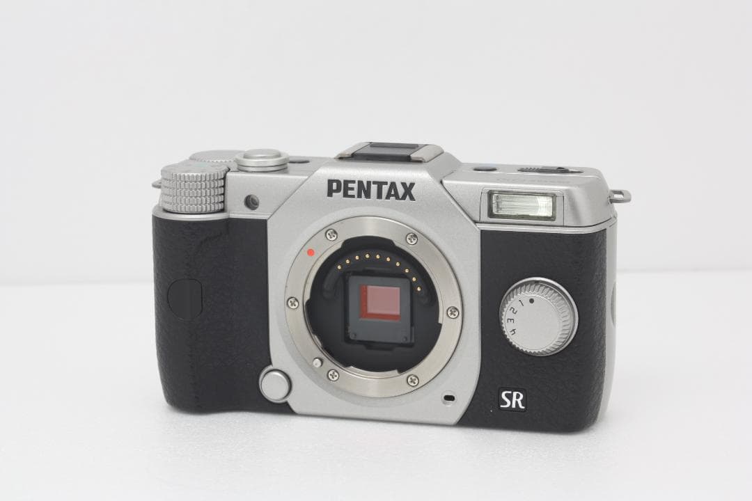 【良品】ペンタックス PENTAX Q10 ボディ シルバー 完動品 #353a ペンタックス ミラーレス PENTAX Q10 レンズキット シルバー 中古 新品