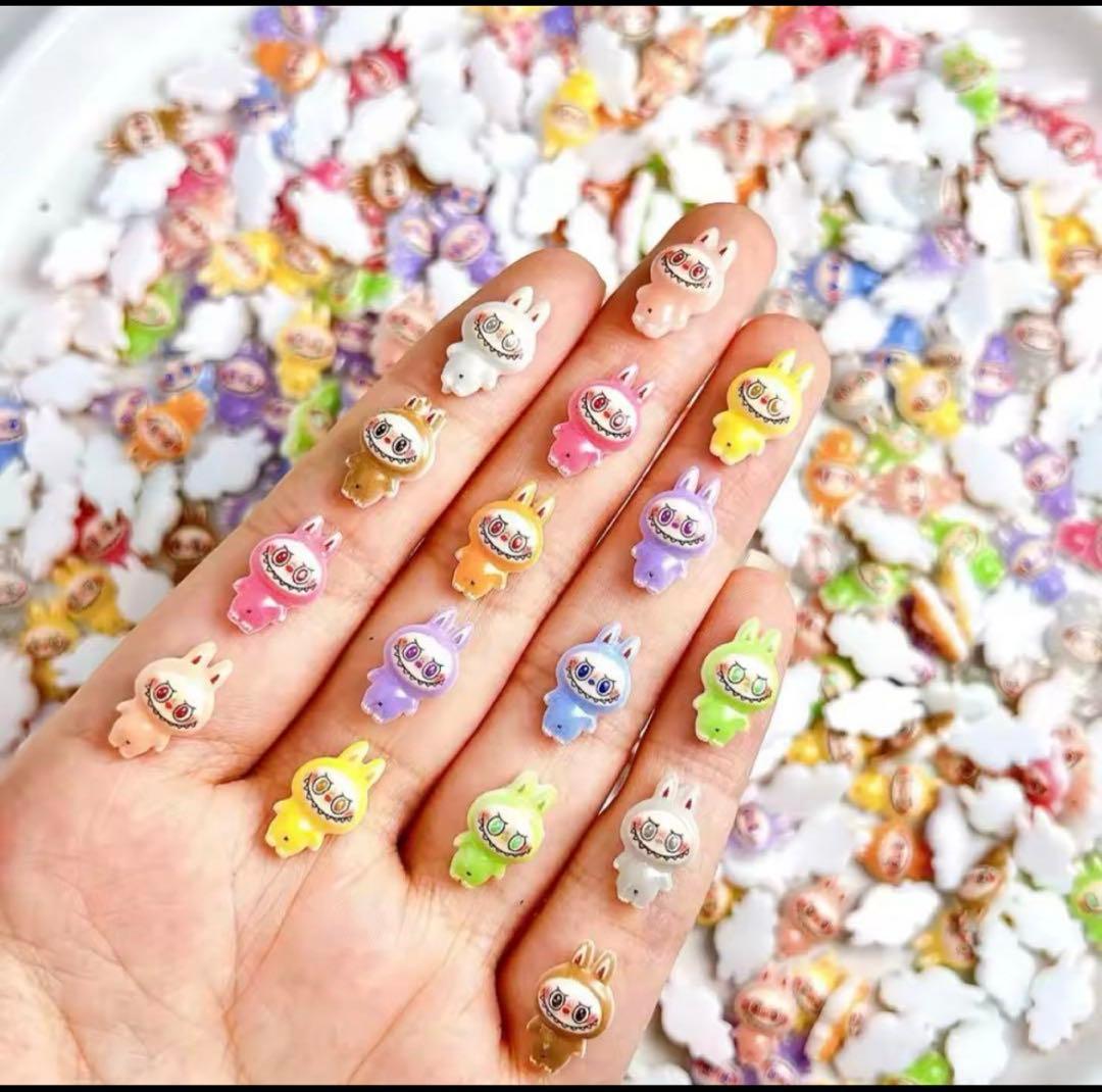 ネイルパーツ ラブブネイルパーツ ラブブ 夜光 各2個づつ18個 3Dパーツ