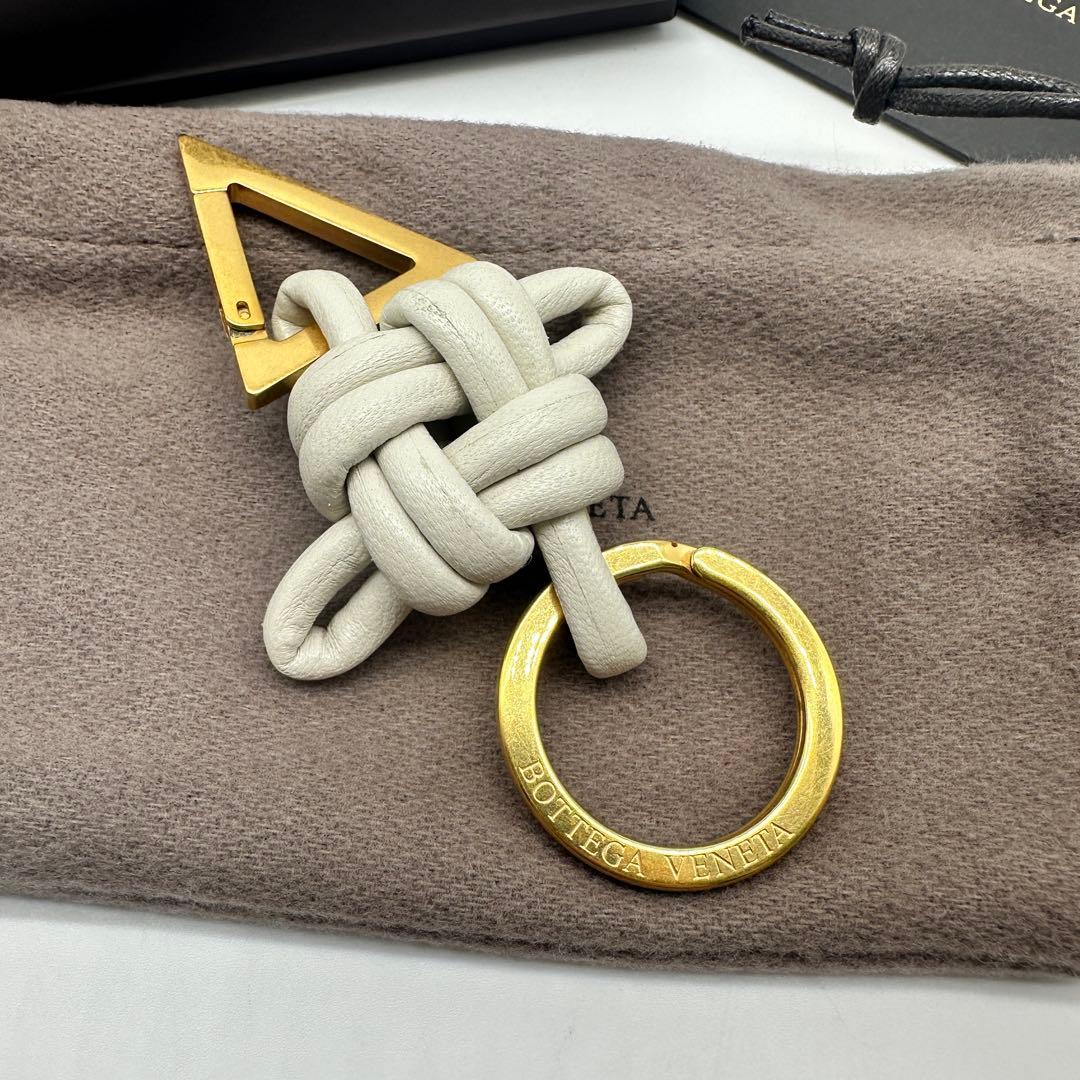 美品】 ボッテガヴェネタ トライアングル キーホルダー チャーム