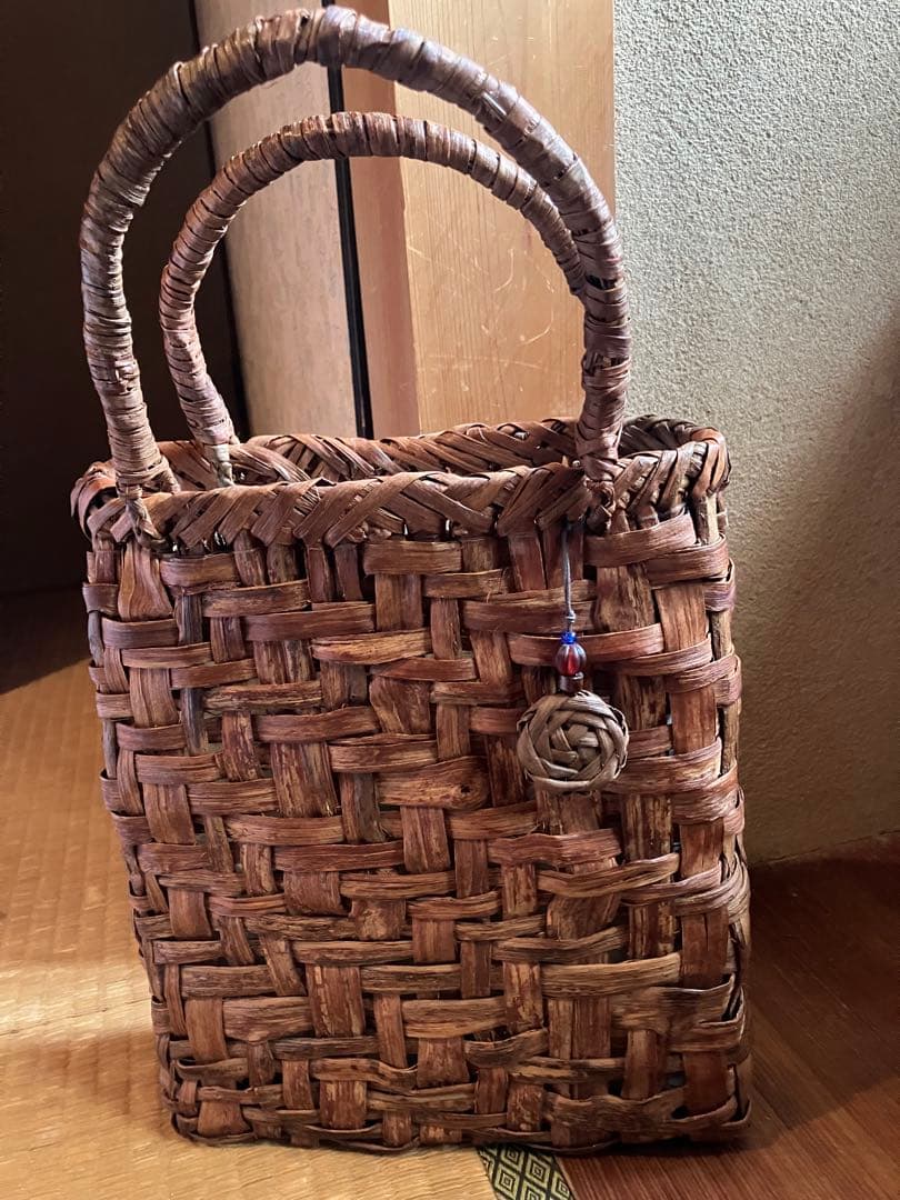 山葡萄　乱れ編み　天然素材　かごバッグ 裏地付き 山葡萄 かごバッグ レディース みだれ編み 紫陽花 天然素材 手編み 山