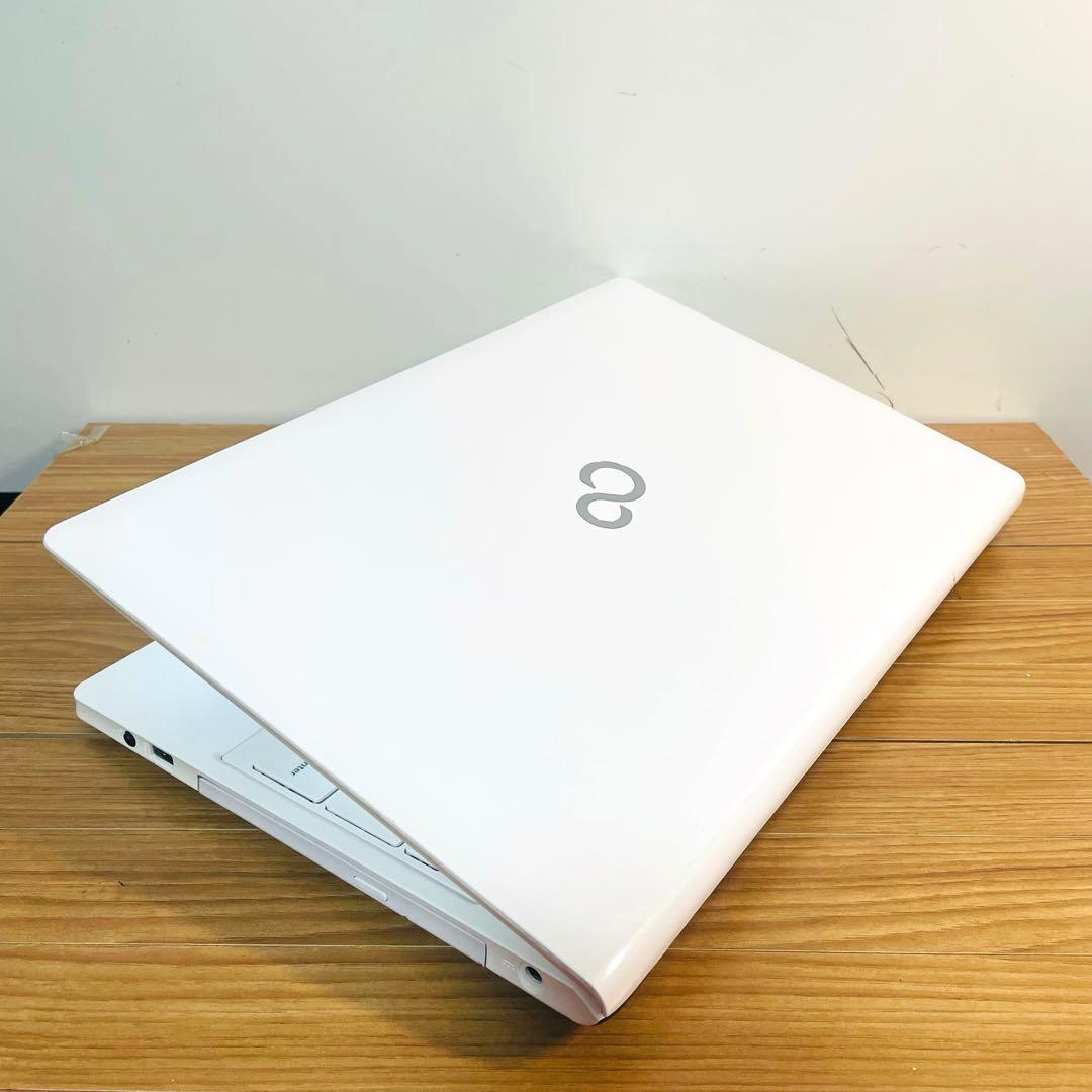 すぐ使える設定済みホワイト富士通SSDメモリ8ギガwin11オフィスDVDカメラ 大人気富士通 SSD Windows11 初心者向け オフィス ホワイト 事務作業