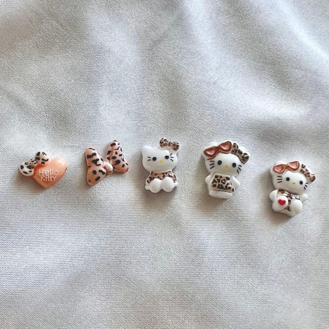 ハローキティ ネイルパーツ 5個セット ヒョウ柄 - メルカリ