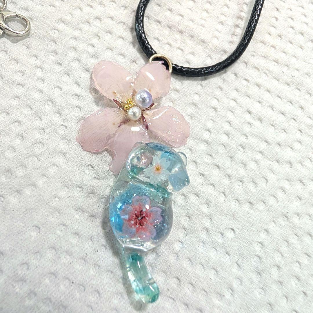 レジンネックレス 桜ネックレス じゃれ猫 アクアマリン 琉球ガラス