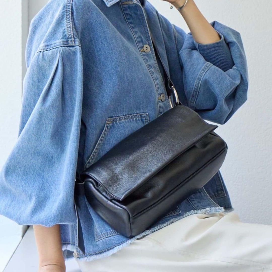 BEARDSLEY(ビアズリー) 《本革》レザーボディバッグ