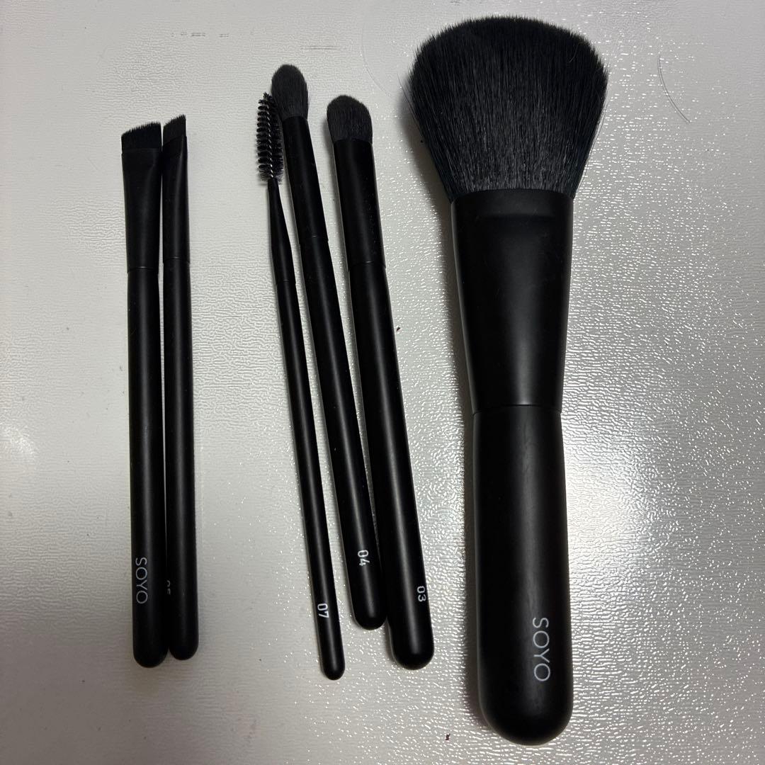 小田切ヒロプロデュースSOYO メイクブラシセット 6本 ブラック　ケース付き m22677687155_1.jpg?1711953601