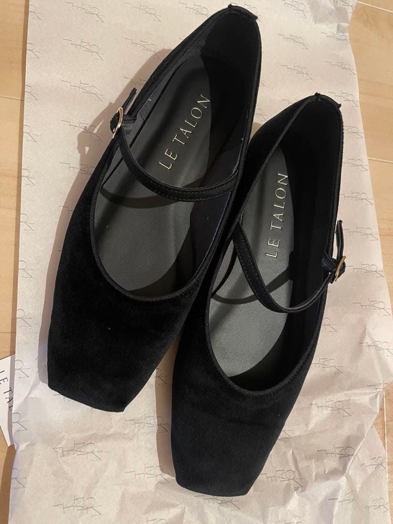 【R-R】【美品】LE TALON ブラック フラットシューズ 23.0 LE TALON｜ル タロンのフラットシューズ（レディース／カラーが