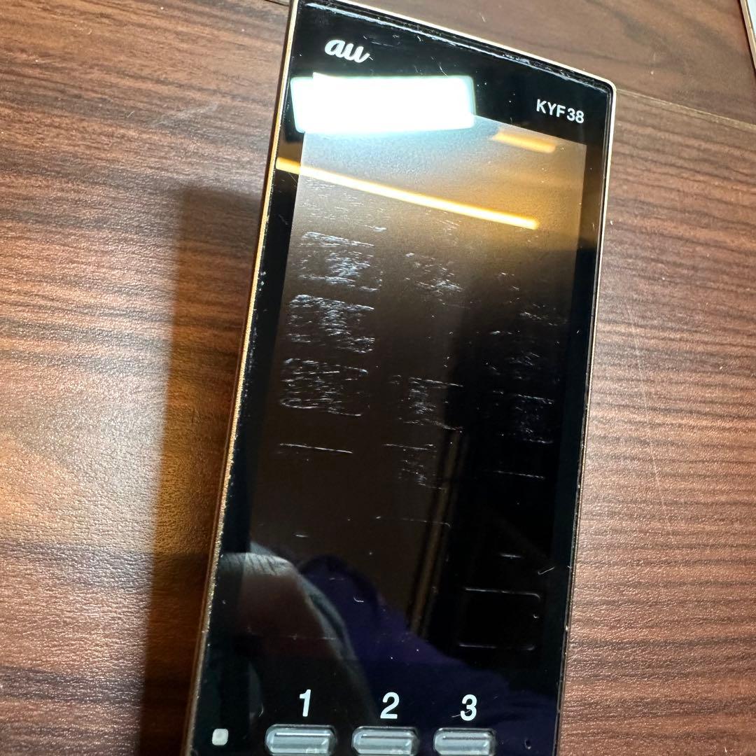 au KYF38 グラティナ ガラケー 5550 - メルカリ