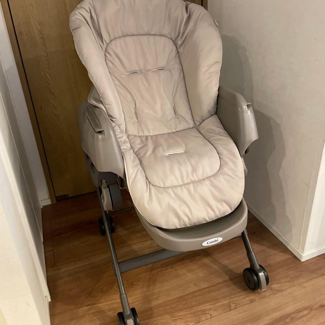 Combi Combi ベージュ ハイローチェア