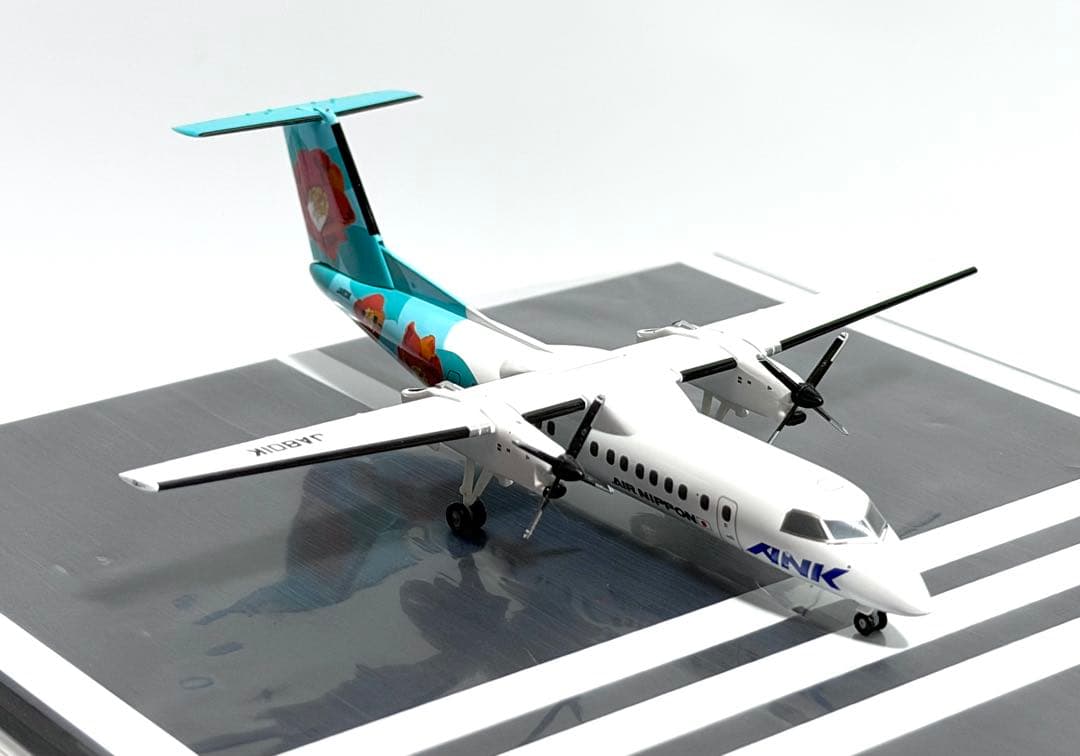 全日空商事 1/200 DHC-8-300 ANK TSUBAKI LIVERY - メルカリ