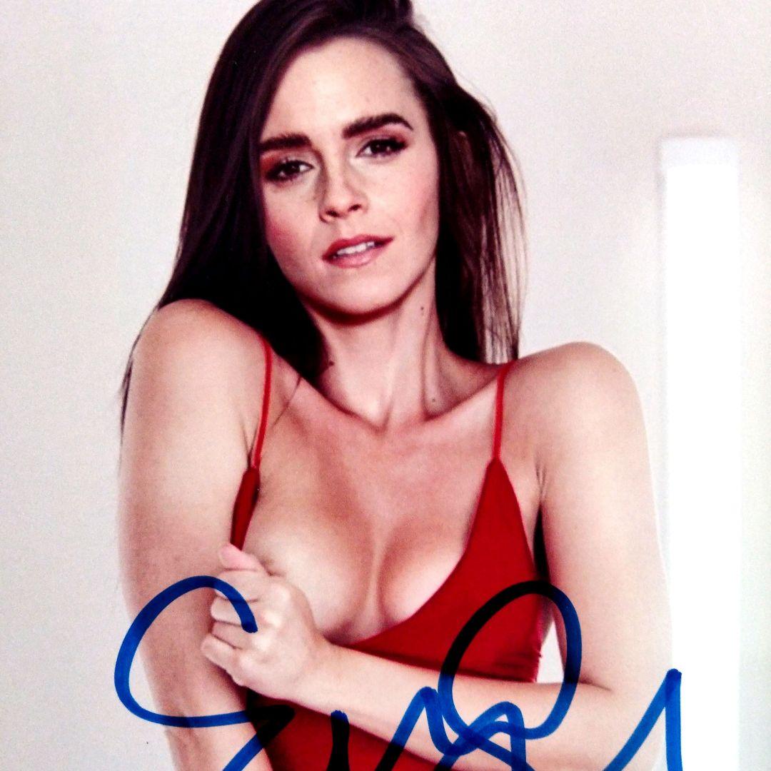 エマ・ワトソン直筆サイン入り2Lサイズ写真…Emma Watson… - メルカリ