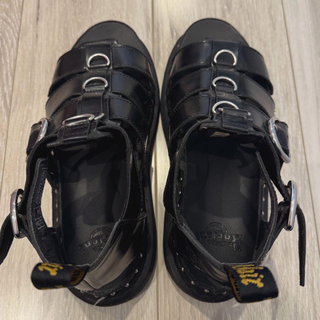ドクターマーチン Dr. Martens MACKAYE HDWレザーサンダル - メルカリ