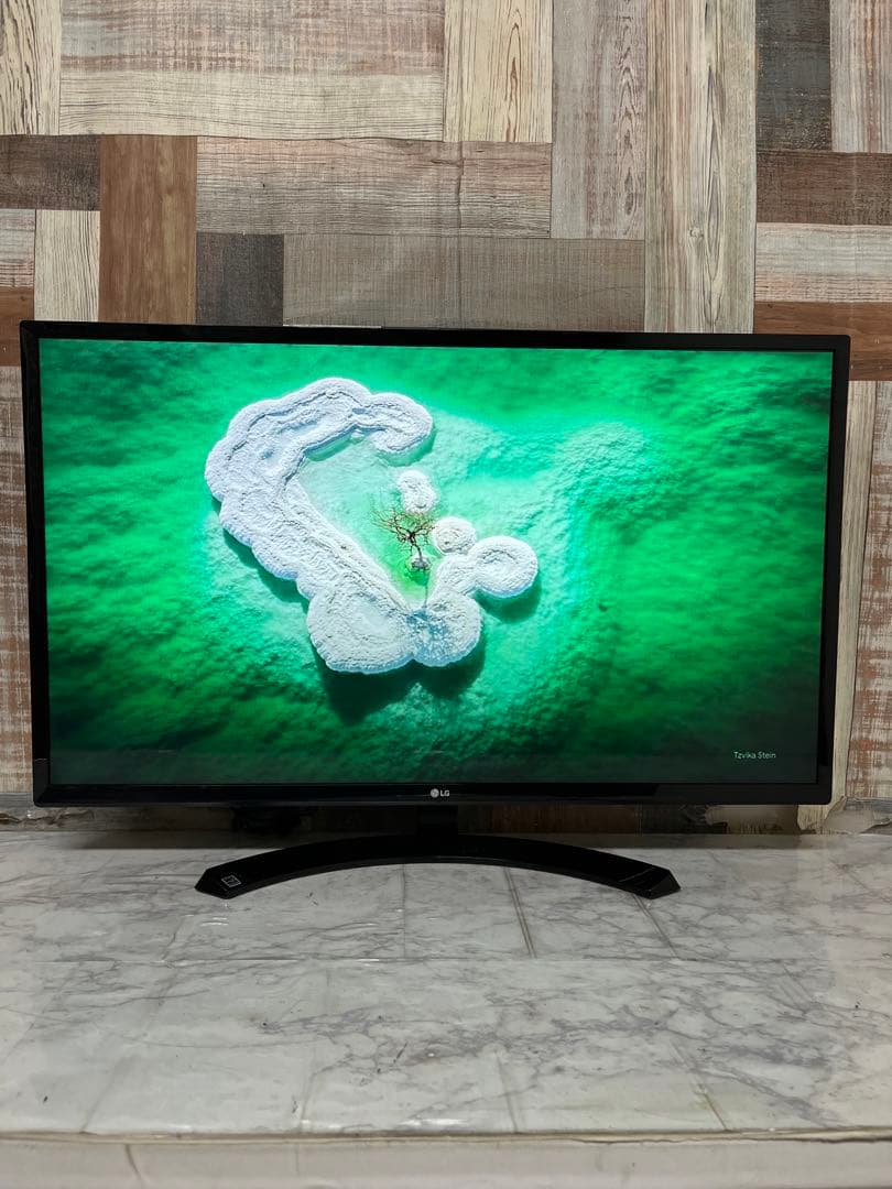 即日受渡❣️全国送料込目に優しいLG32型液晶モニターブルーライト軽減