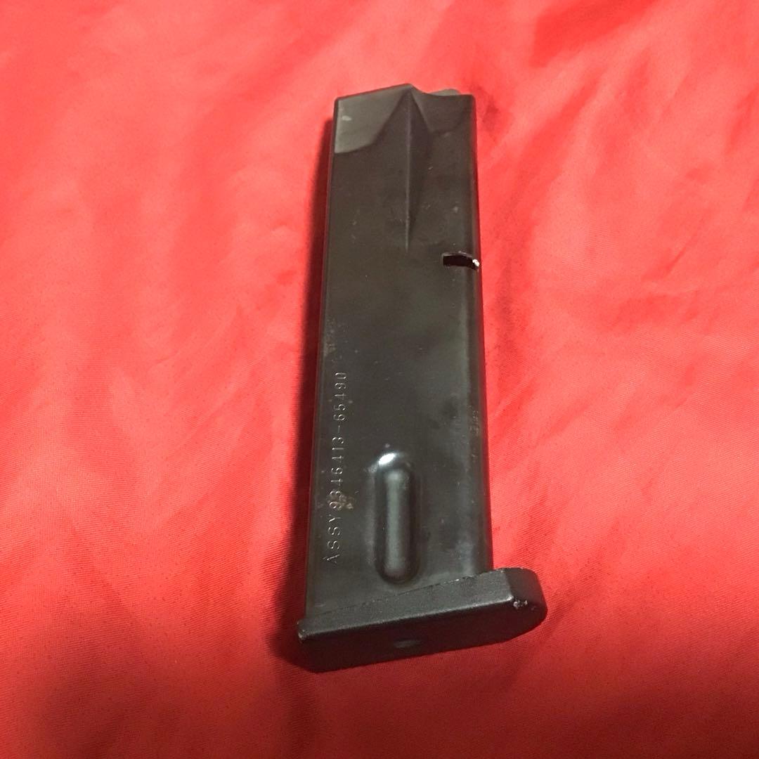 ベレッタ製 実物 M9純正マガジン - メルカリ