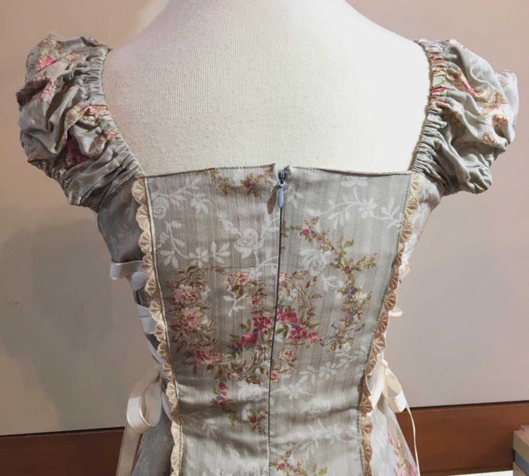 ○juliette et justine バラの花束のローブ ワンピース - メルカリ