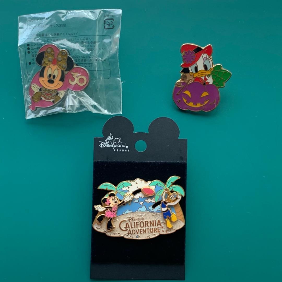 WDW カリフォルニアアドベンチャー動くピンバッジ&TDR非売品ピンバッジ