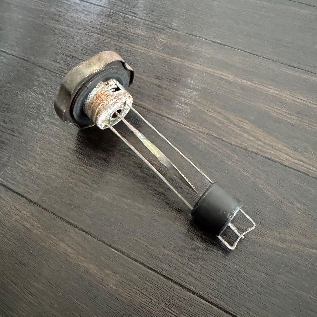 早い者勝ち 割引セール シャリー 希少ガソリンキャップ