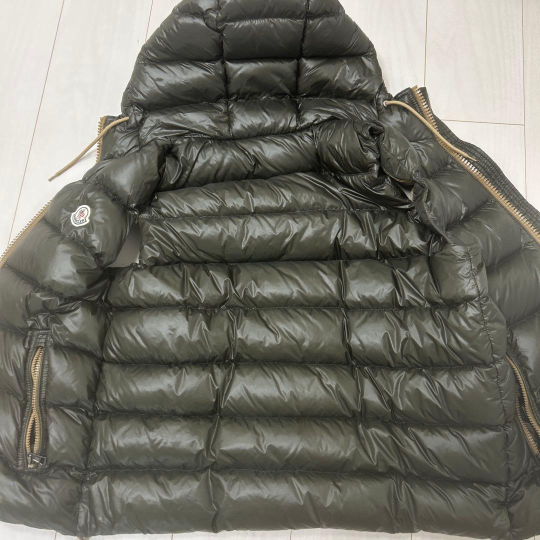MONCLER フード付きダウンベスト オリーブグリーン hry26様専用 - メルカリ