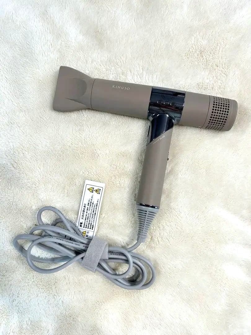 【絹女 KINUJO・美品】ヘアドライヤー KINUJO（絹女） 【保証付】【国内正規品】KINUJO Pro Hair Dryer プロ