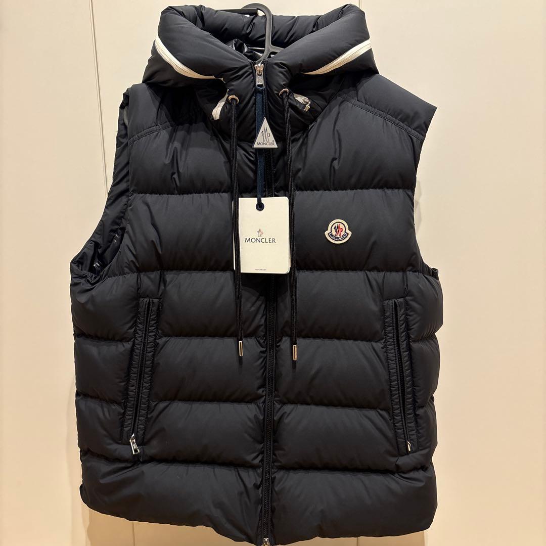 新品2022年〜23製cardamine ダウンベスト MONCLER（モンクレール） ダウン メンズ ダウンベスト ジレ CARDAMINE