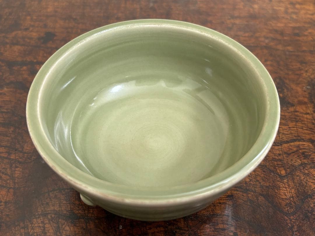 美品】唐物 龍泉窯 青磁三脚香炉 外口径12cm 中国古玩 唐物 - メルカリ