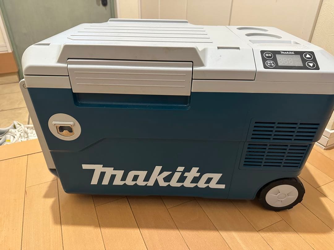 Makita CW180D 冷温庫 20L CW180DZ マキタ 充電式 保冷温庫 18V 【徹底解説】 | クニハモブログ