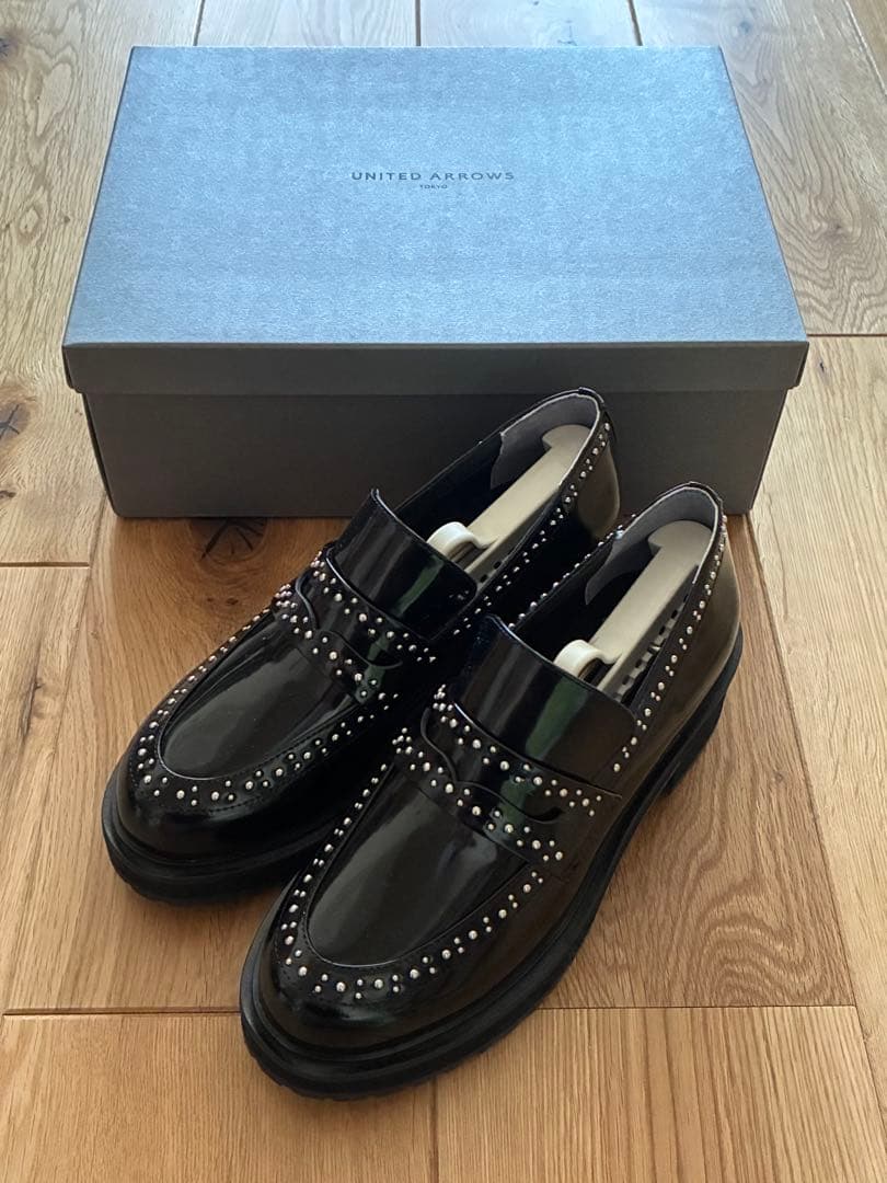 値下げ 新品 UNITED ARROWS スタッズ ローファー ブラック35h - メルカリ