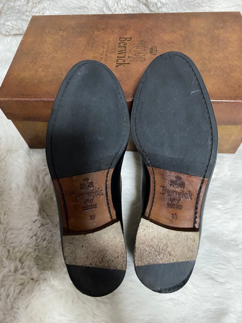 タイムセールBerwick ブラック タッセルローファー39 - メルカリ