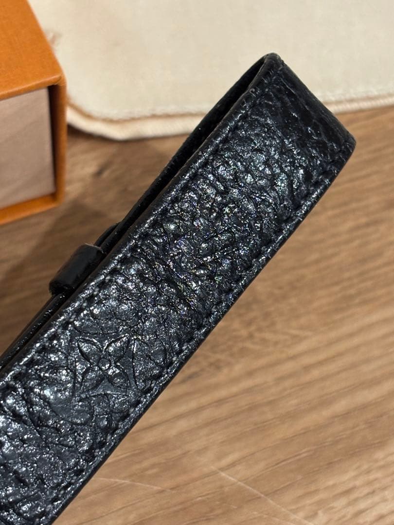 LOUIS VUITTON ブラックレザー キーホルダー - メルカリ