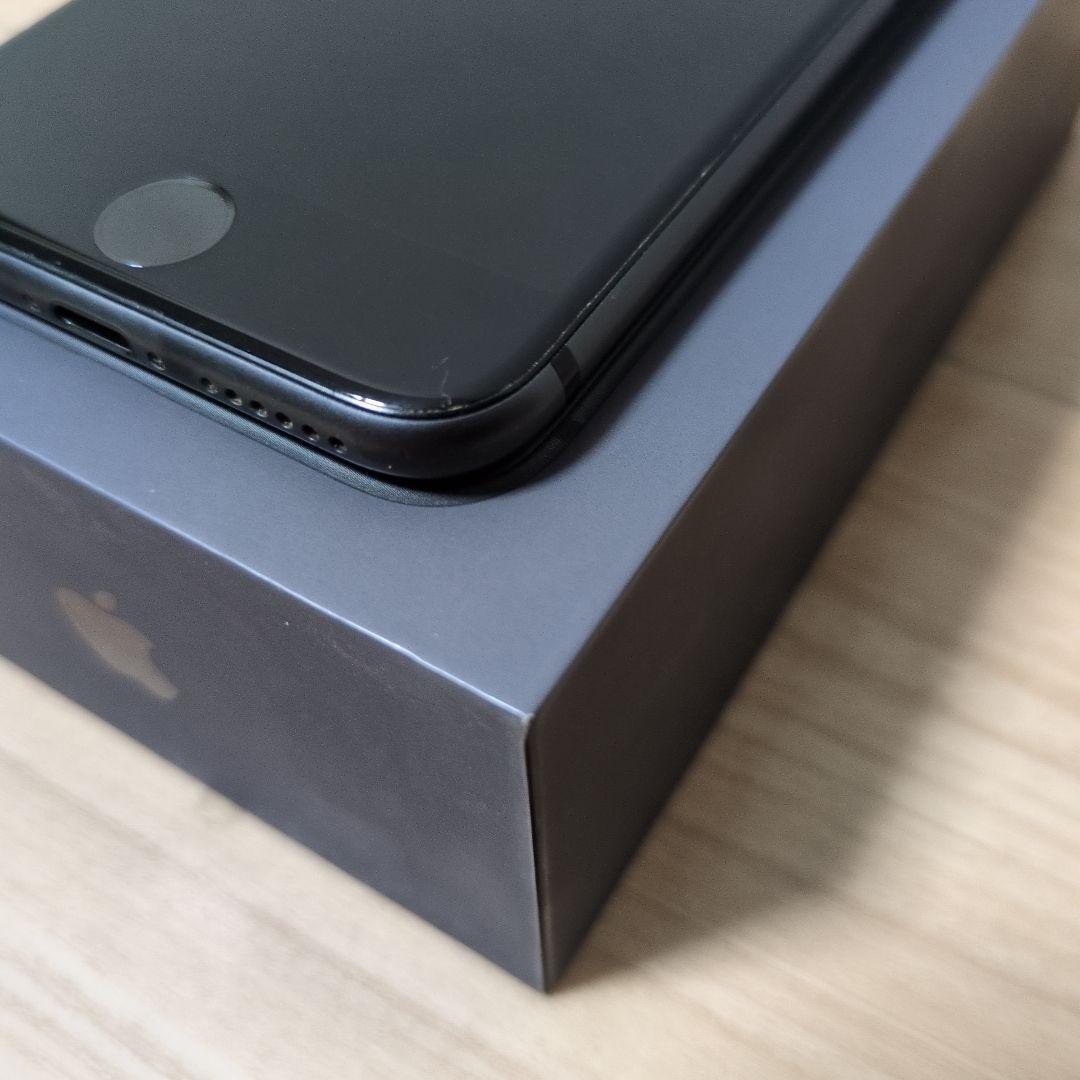 iPhone8 64GB スペースグレー 本体と純正箱付き - メルカリ