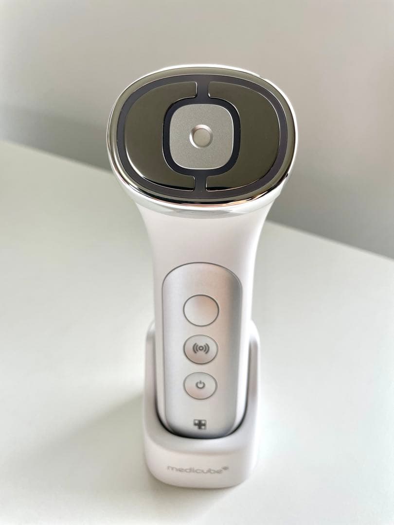 Medicube 美顔器2種 & ジェル2本セットAmeri MEDI EMBROIDERY TULLE