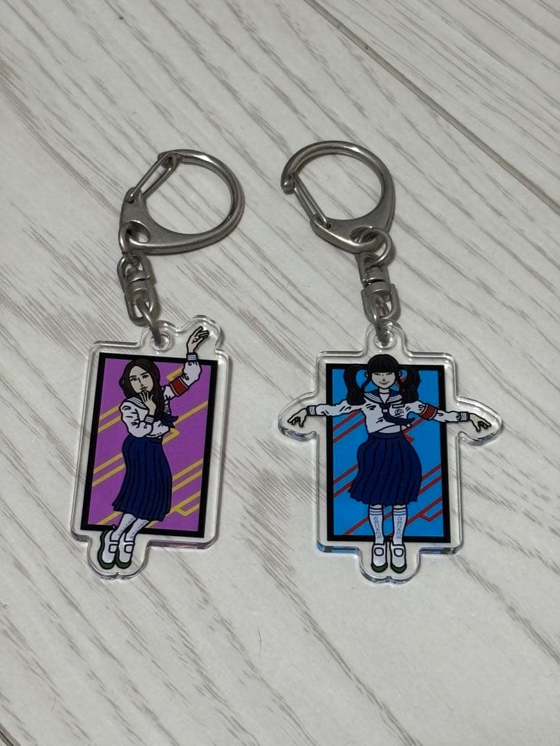 新しい学校のリーダーズ キーホルダー 2つセット - メルカリ