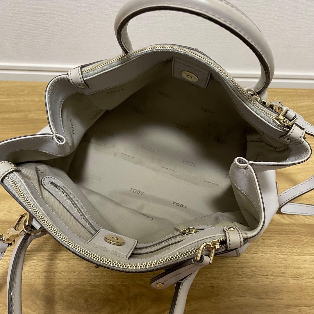 《美品》TOD’S （トッズ）レザー ハンドバッグ ライトグレー系