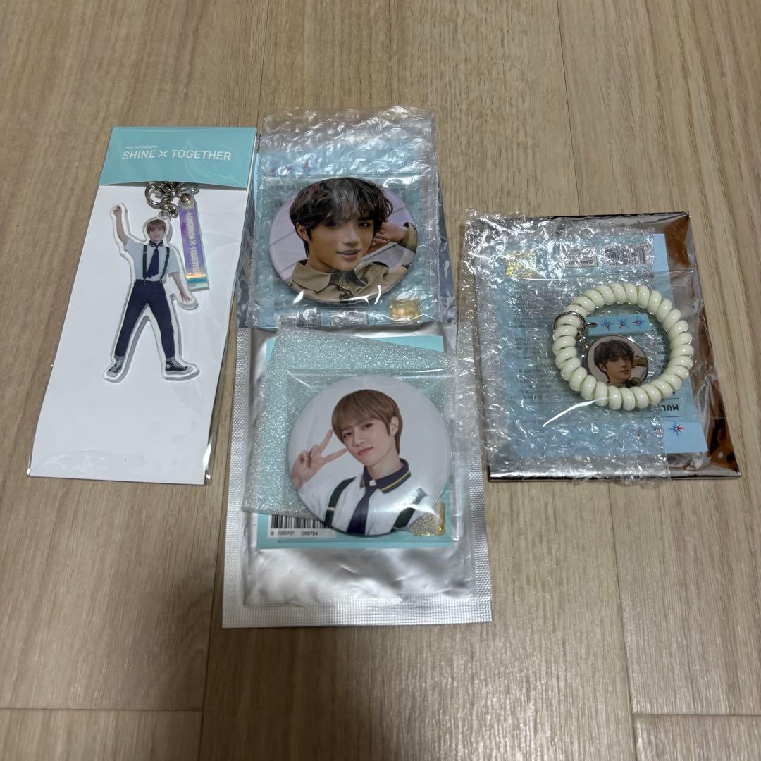 TXT ボムギュ グッズ 缶バッジ マルチバンド アクキー セット - メルカリ